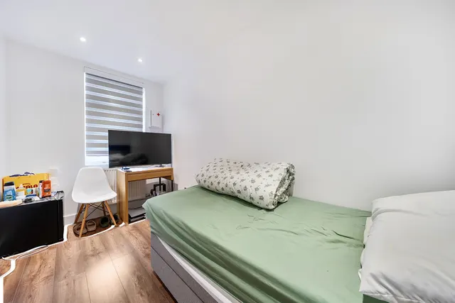 Hoyland Close, London, SE15, photo 2