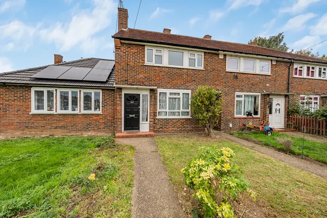 Trelawney Avenue, photo 1