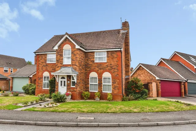Brighton Way, Chippenham, SN14, photo 1