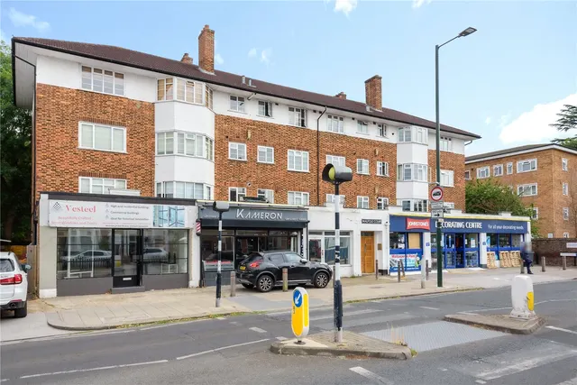 Walpole Court, Twickenham, TW2 5QH, photo 1