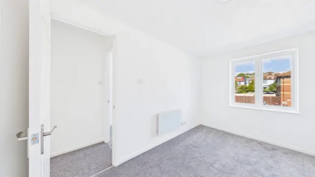 Photo 3 — Campbell Gordon Way, Cricklewood, NW2 6RS