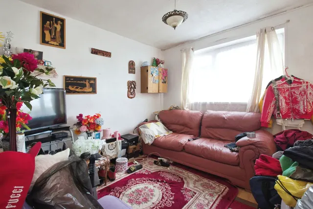 Photo 3 — Godstow Road, London