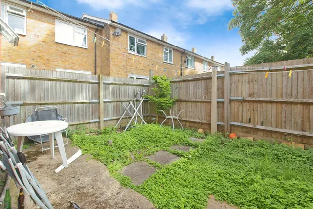 Photo 2 — Godstow Road, London