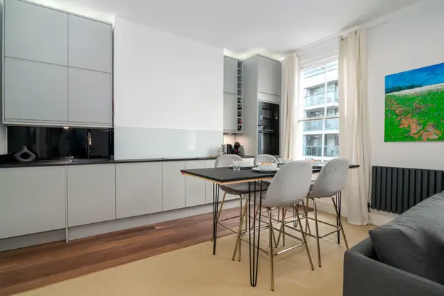 Photo 3 — First Floor, 122 Packington Street, London