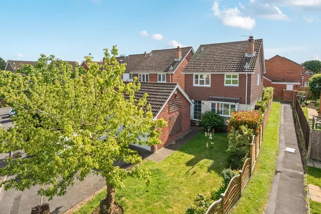Farmers Way, Seer Green, HP9, photo 1