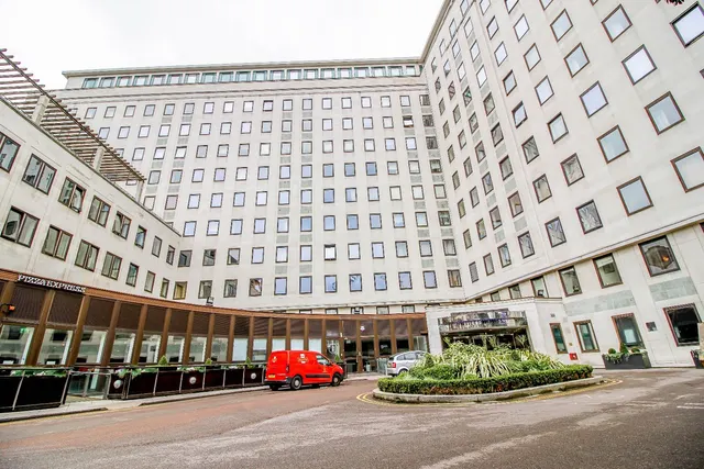 Photo 2 — Whitehouse Apartments, London, SE1
