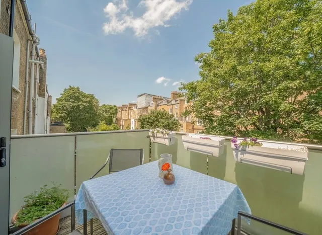 Photo 3 — Grosvenor Avenue, Highbury, N5