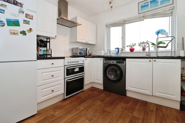 Photo 3 — Chargrove, Yate, Bristol, BS37