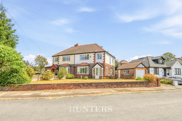 Alkrington Hall Road South, Alkrington, M24, photo 1