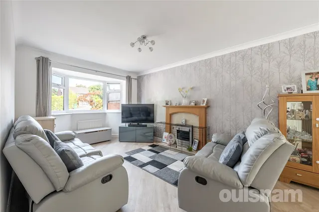 Photo 2 — Duxford Close, Redditch, Worcestershire, B97 5BY