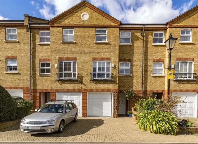 Malthouse Drive, Chiswick, W4, photo 1