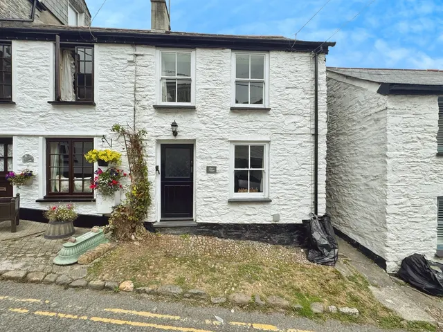 West Looe Hill, Looe, PL13, photo 1