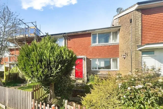 Sandy Hill Road, Farnham, Surrey, GU9 0EA, photo 1
