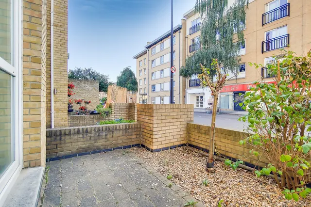 Westferry Road, London, E14, photo 2