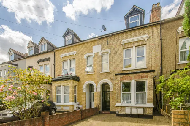 Flat A, 9 Bulwer Road, London, photo 1