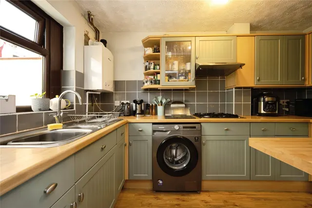 Photo 3 — Wyngates, LEIGHTON BUZZARD, Bedfordshire, LU7