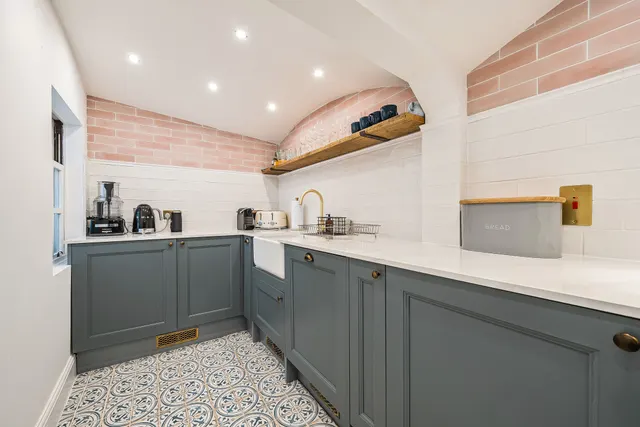 Photo 3 — 53c Cornwall Gardens, London