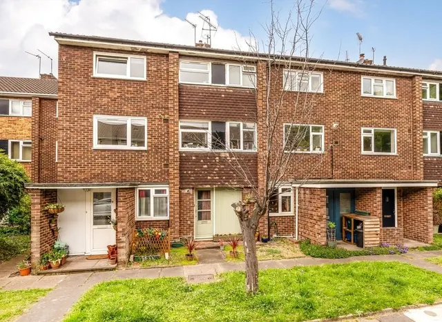 Cumberland Close, St Margarets, TW1, photo 1