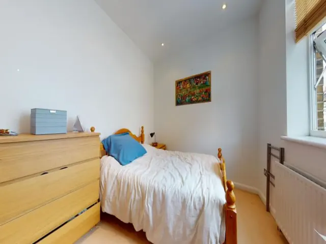 Railton Road, London, SE24, photo 1