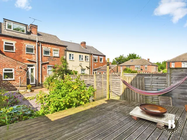 3 bedroom house — Dinnington Road, Woodseats, Sheffield, S8