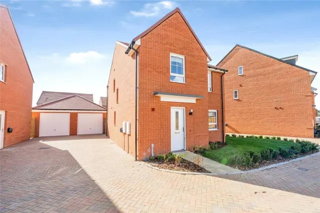Tern Crescent, Bosham, PO18, photo 1