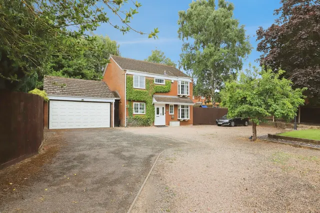 Pheasant Close, Kidderminster, photo 1