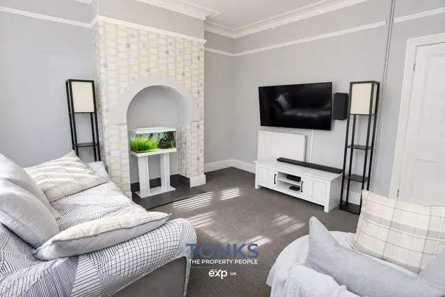 Gorsty Hill Road, Rowley Regis, B65, photo 3