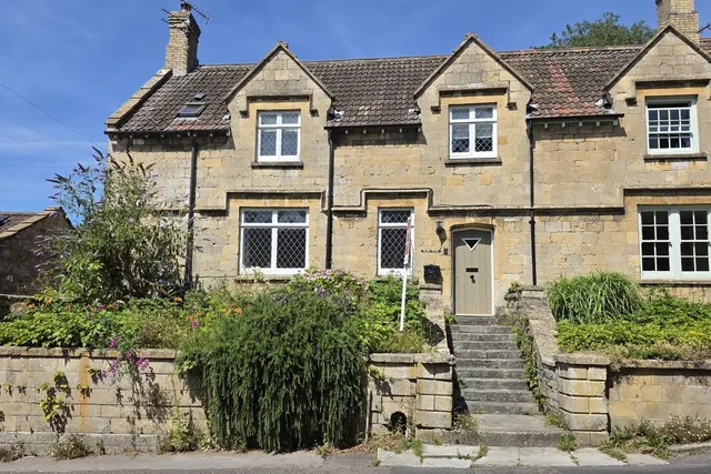 Blake House, Bove Town, BA6, photo 1