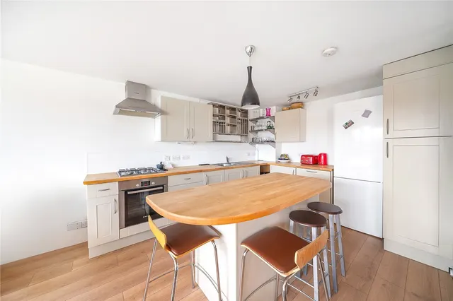 Photo 3 — Bullen Street, Battersea, SW11