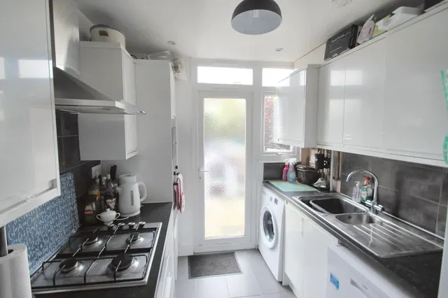 Forest Drive, Woodford Green, IG8, photo 3