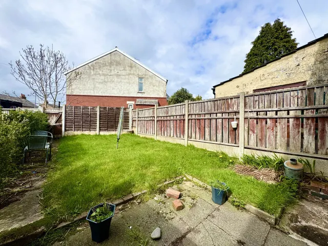Photo 3 — Blackbrook Road, St Helens
