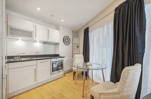 Wharf Approach, Leeds, LS1, photo 3