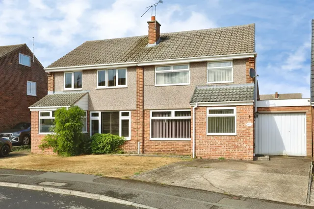 Leeds Avenue, North Anston, Sheffield, photo 1