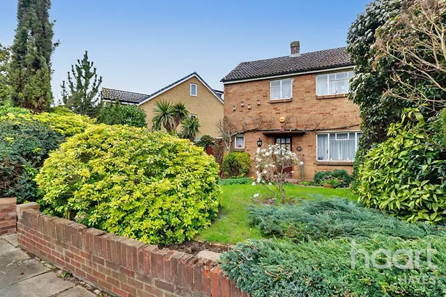 Hornbeam Road, Hayes, UB4, photo 2