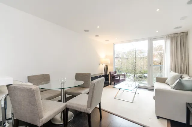 Photo 2 — 6 Caro Point, Grosvenor Waterside, 5 Gatliff Road, London