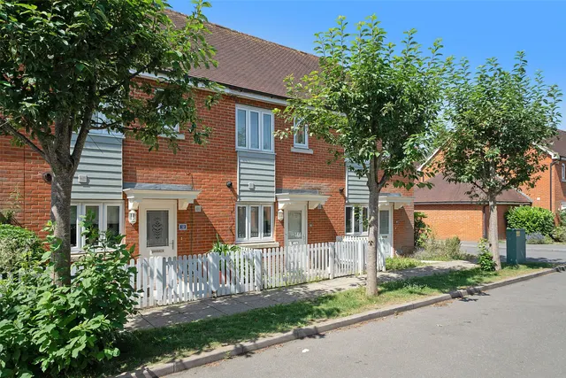 The Moors, Redhill, RH1, photo 1