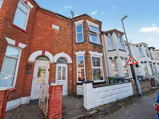 Palmer Road, Gorleston, photo 1
