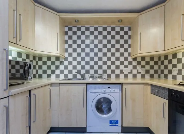 Millennium Drive, Canary Wharf, E14, photo 3