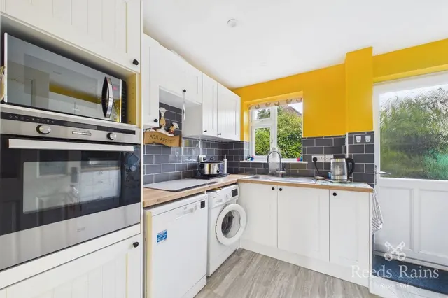 Photo 3 — Tunstall Way, Chesterfield, Derbyshire, S40