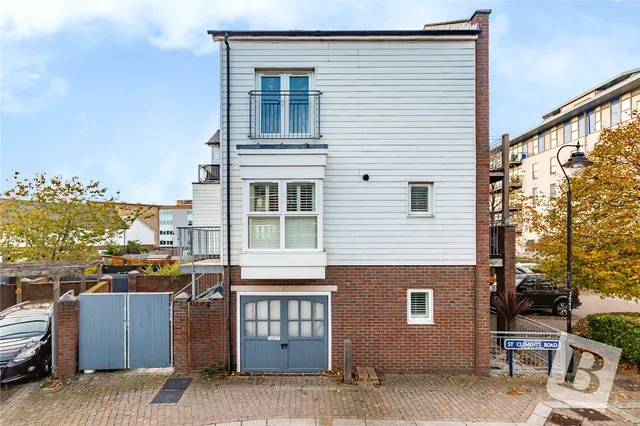 Greenhithe, DA9, photo 1