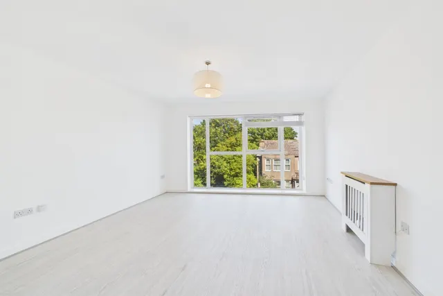 3 High Street, Colliers Wood, London, SW19 2BF, photo 1