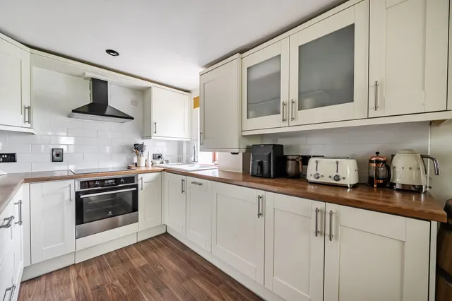 Photo 3 — Oast Kiln House Woodhill Lane, Long Sutton, Hook, RG29 1SU