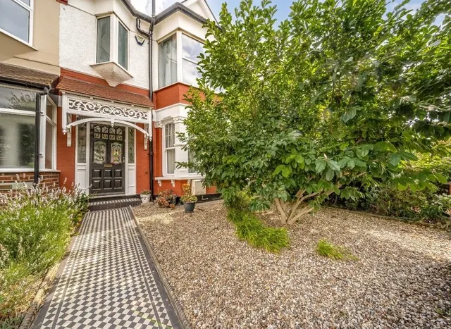 Queens Avenue, Finchley, N3, photo 1