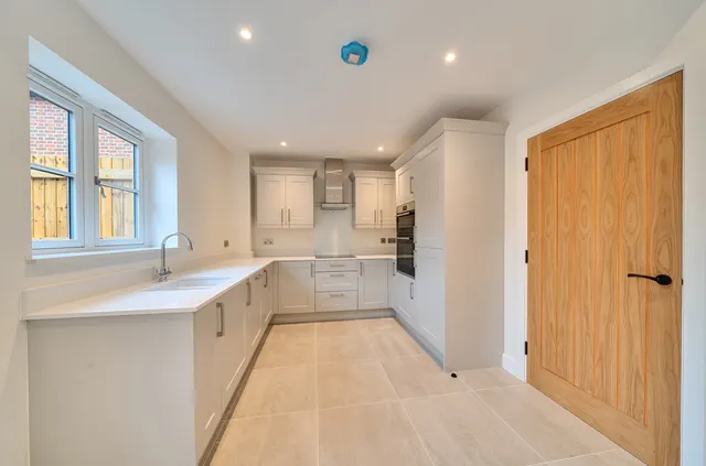 Embley Lane, East Wellow, SO51, photo 3