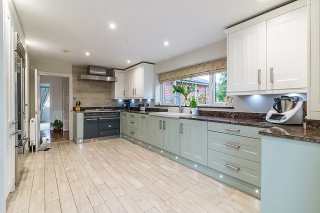 Photo 3 — Lindens, Bleak Hill, Ringwood, BH24 3PX