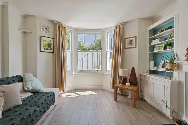 Harbut Road, London, SW11, photo 2