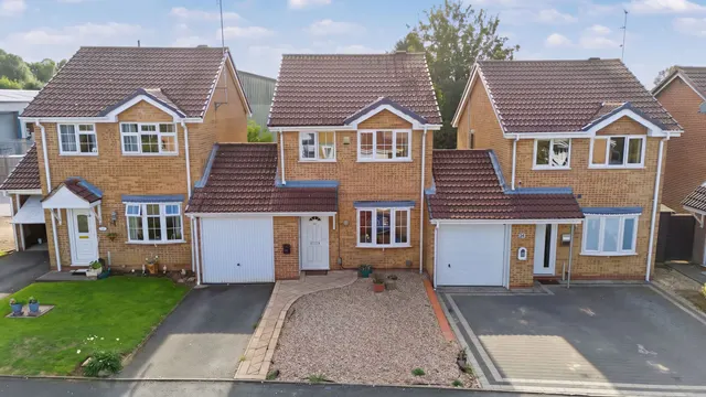 Edinburgh Close, Market Harborough, LE16, photo 1