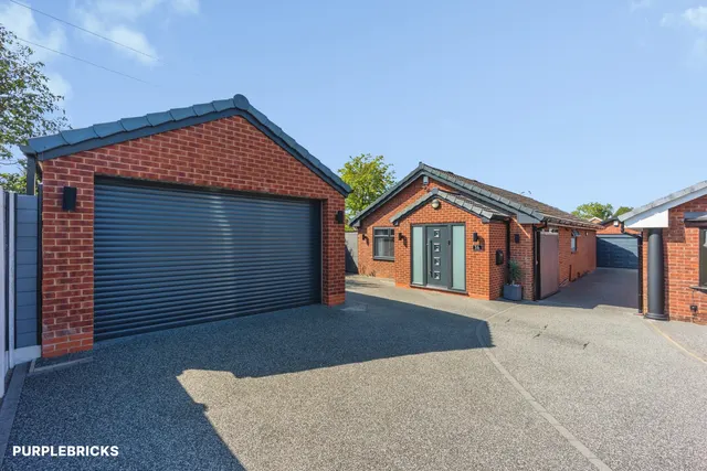 St. Asaphs Drive, Ashton-Under-Lyne, OL6, photo 2