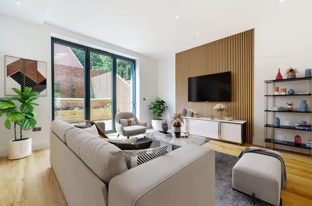 Photo 2 — The Grove, Coulsdon CR5 2FU