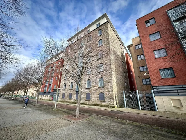 Photo 2 — Silurian Place, Cardiff